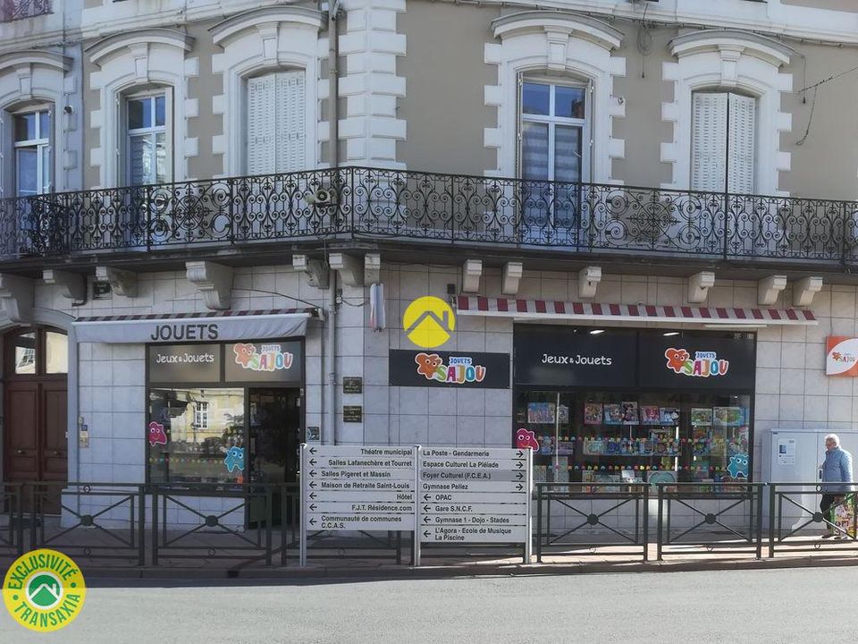 Erhvervsejendom i Commentry, Allier - foto 1
