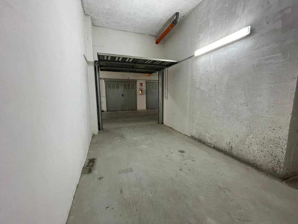 Parkeringsplads i San Nicola la Strada, Caserta - foto 3