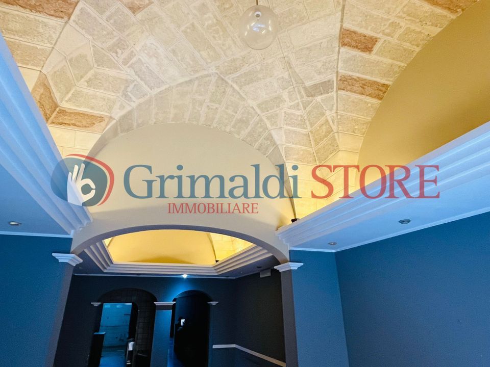 Commercial property in Lecce, Lecce - photo 2