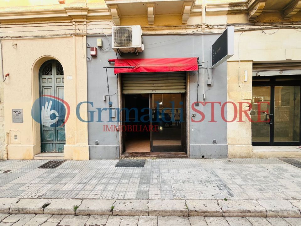 Commercial property in Lecce, Lecce - photo 5