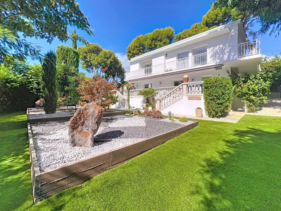 Villa i Antibes, Alpes-Maritimes - foto 1