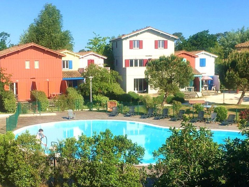 Erhvervsejendom i Le Teich, Gironde - foto 1