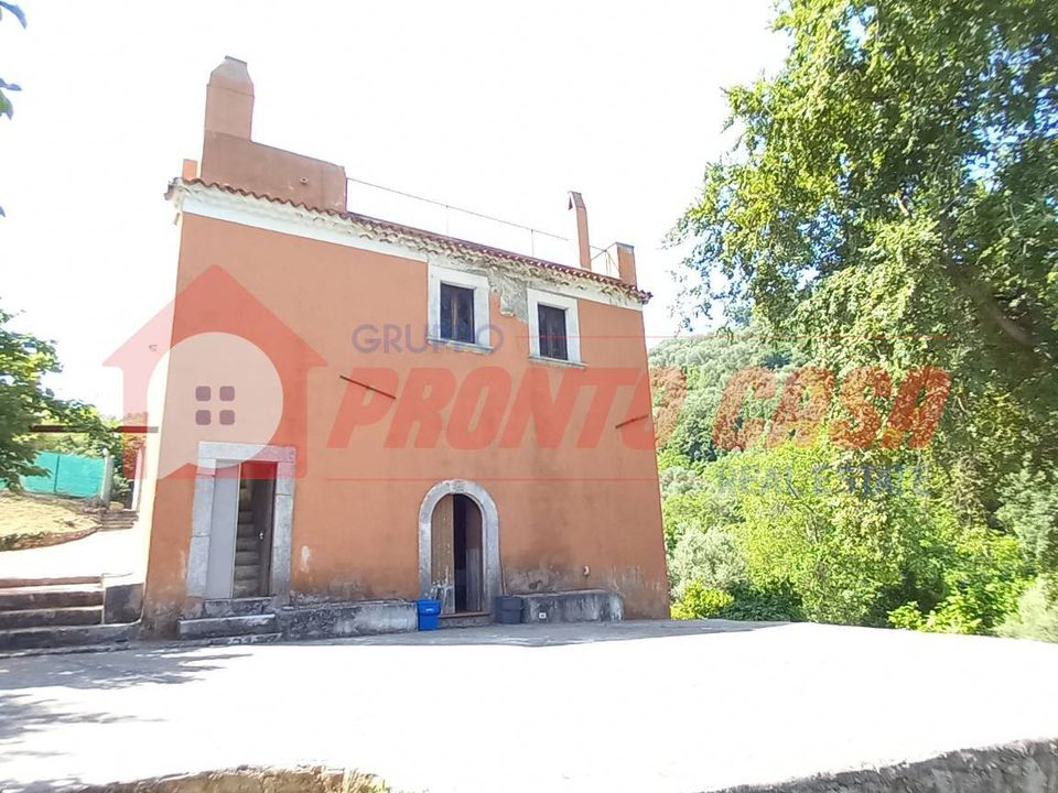Erhvervsejendom i Vico del Gargano, Foggia - foto 1