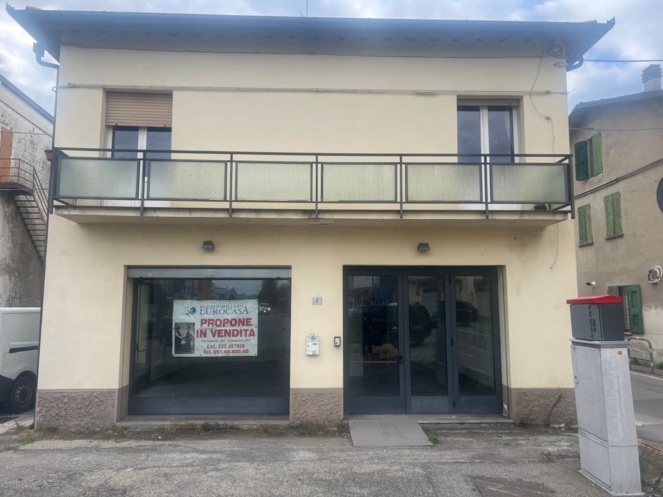 L'establiment comercial a Ravarino, Modena - foto 1