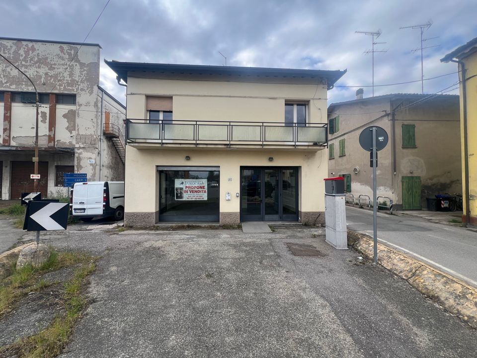 L'establiment comercial a Ravarino, Modena - foto 2