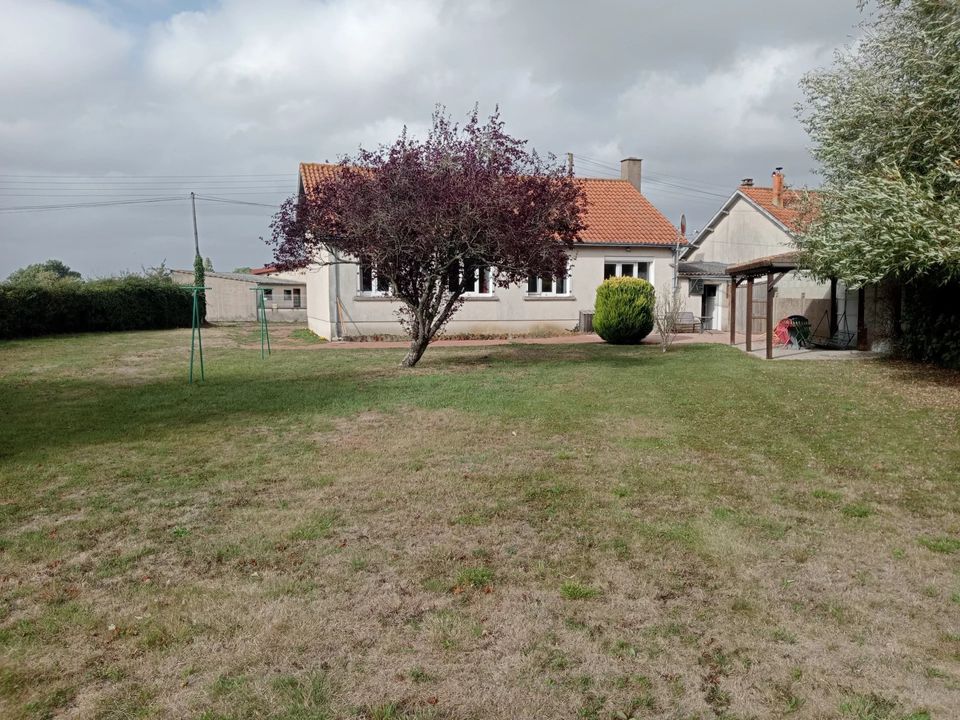 Landsbyhus i Rigne, Deux-Sevres - foto 1