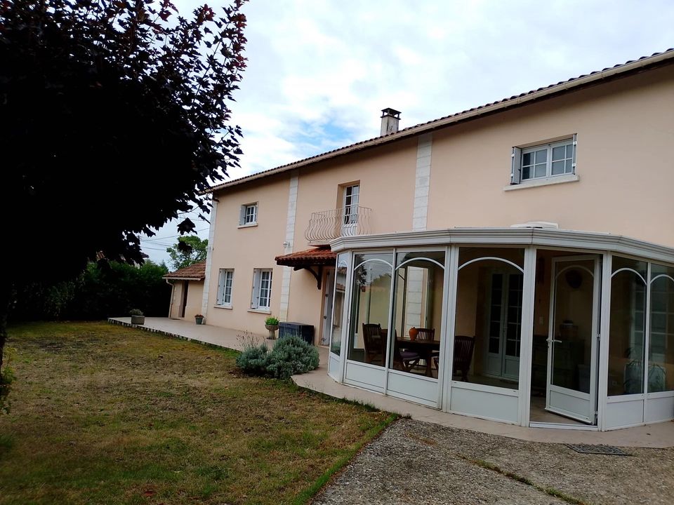Villa i Barbezieux-Saint-Hilaire, Charente - foto 1