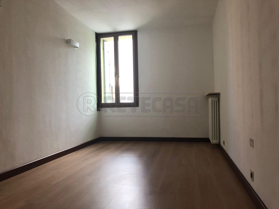 Erhvervsejendom i Bassano del Grappa, Vicenza - foto 1