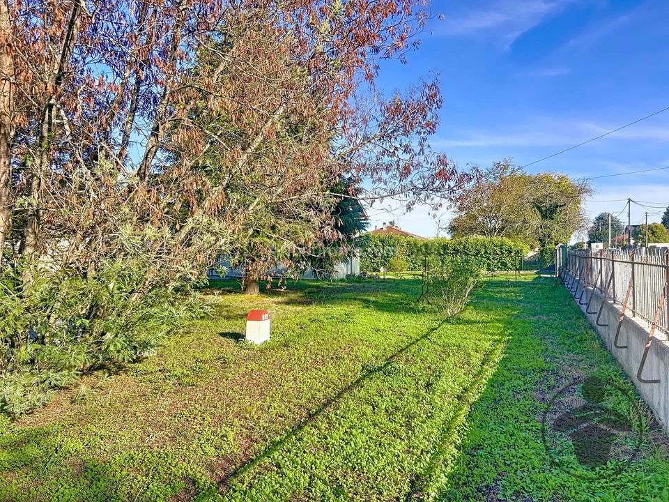 Helårsgrund i Coutras, Gironde - foto 2