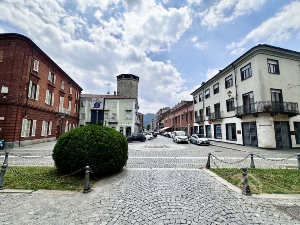 Erhvervsejendom i Chivasso, Turin - foto 3