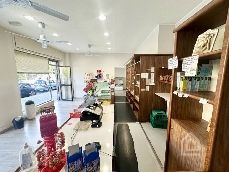 L'establiment comercial a Chivasso, Turin - foto 1