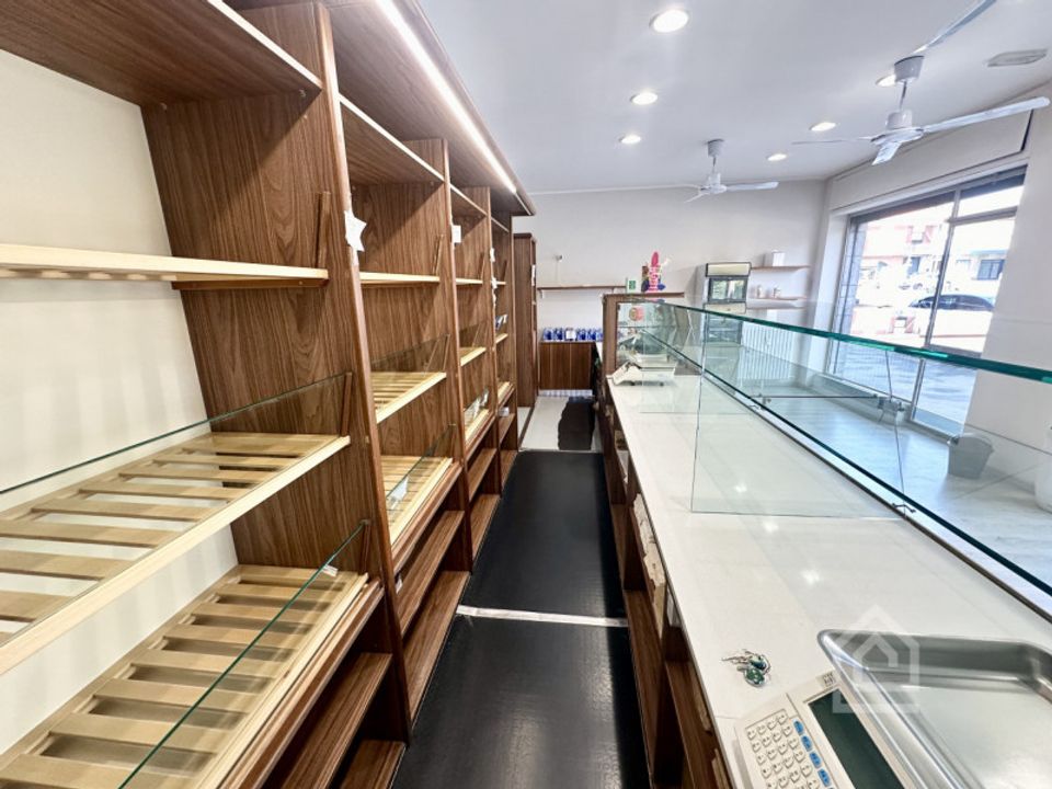 L'establiment comercial a Chivasso, Turin - foto 3