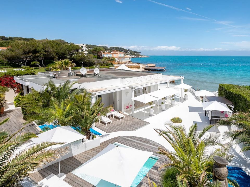 Villa en Antibes, Alpes-Maritimes - foto 1