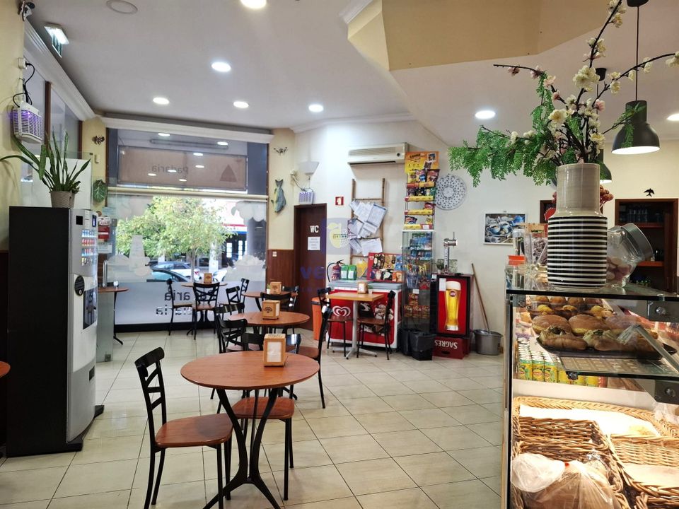 Erhvervsejendom i Caldas da Rainha, Leiria - foto 1