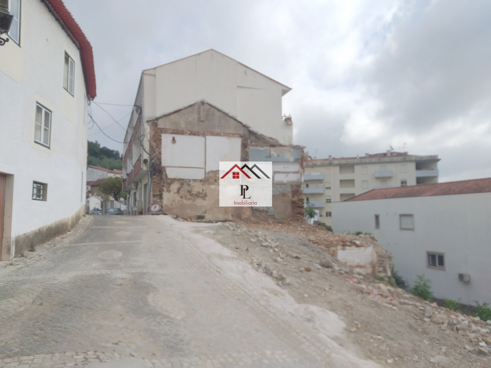 Helårsgrund i Miranda do Corvo, Coimbra - foto 2