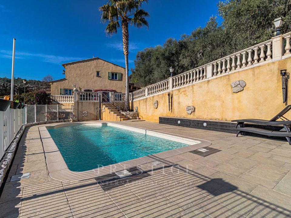 Villa i Cagnes-sur-Mer, Alpes-Maritimes - foto 1