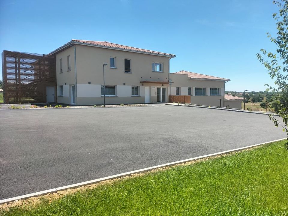 Erhvervsejendom i Saint-Cyr-sur-Menthon, Ain - foto 2