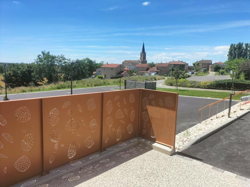 Erhvervsejendom i Saint-Cyr-sur-Menthon, Ain - foto 3