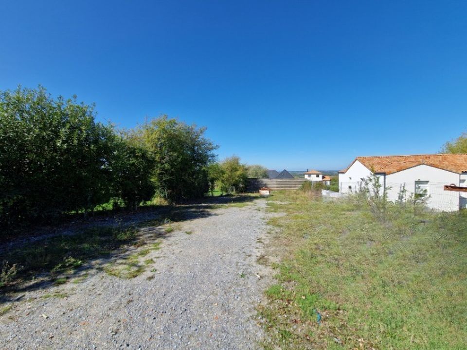 Grond in Le Mesnil-en-Vallée, Maine-et-Loire - foto 1