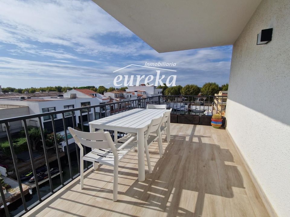 Lejlighed i Empuriabrava, Gerona - foto 1