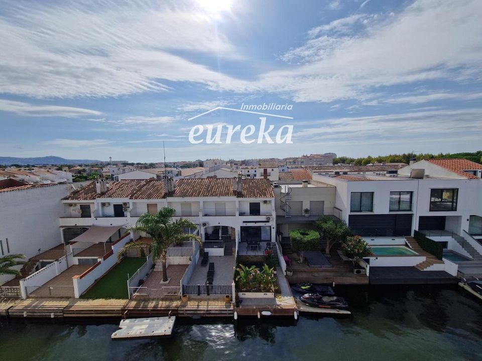 Lejlighed i Empuriabrava, Gerona - foto 4