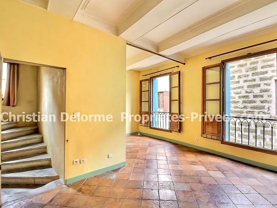 Village house in Saint-Quentin-la-Poterie, Gard - photo 4