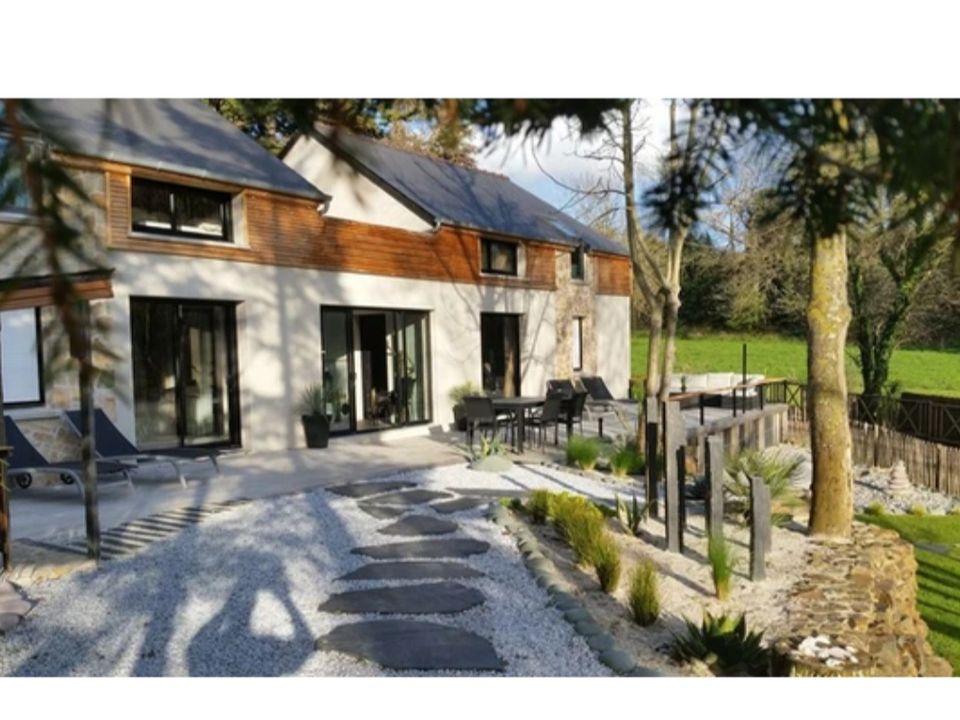 Commercial property in Erquy, Cotes-d'Armor - photo 3