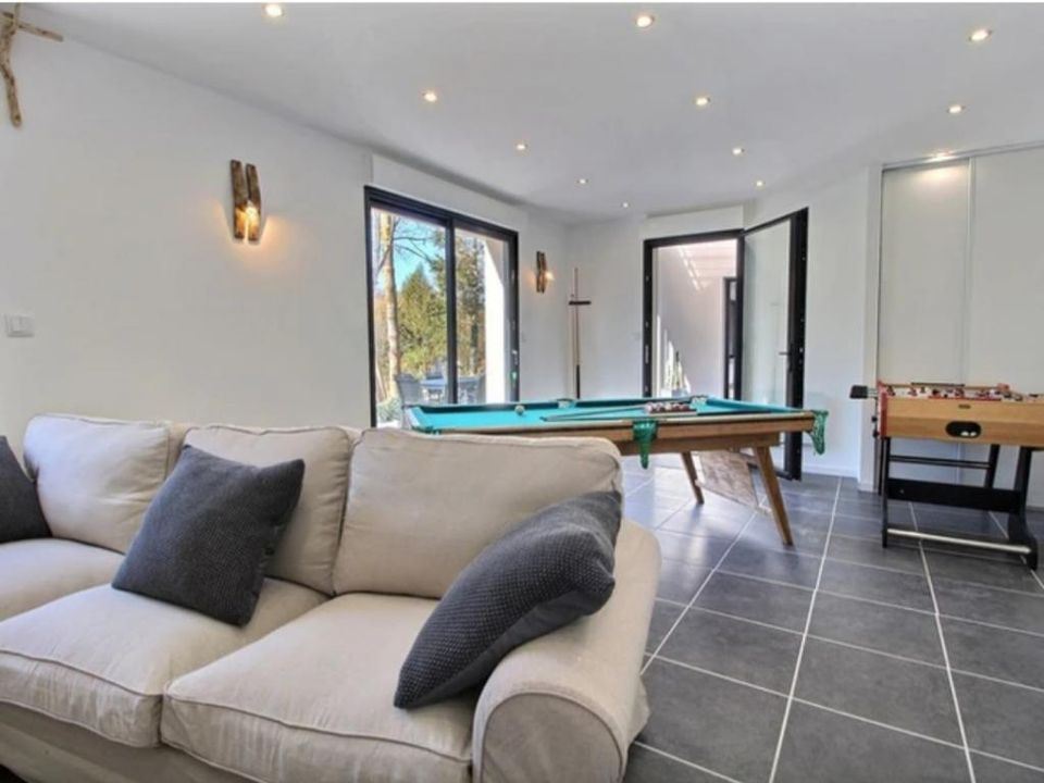 Commercial property in Erquy, Cotes-d'Armor - photo 5
