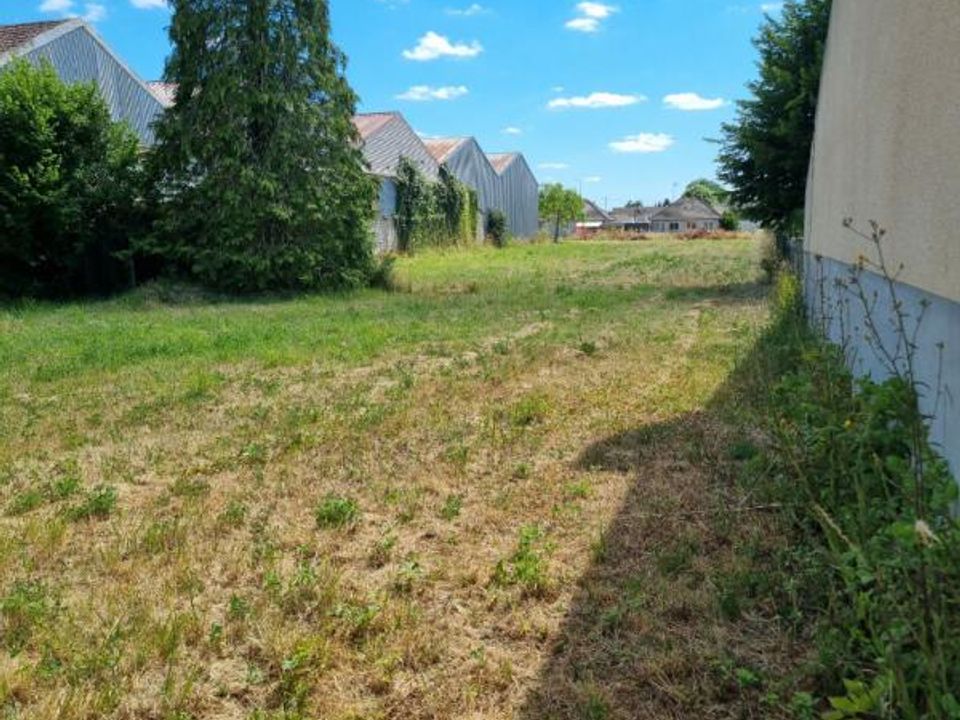 Helårsgrund i Lorris, Loiret - foto 2