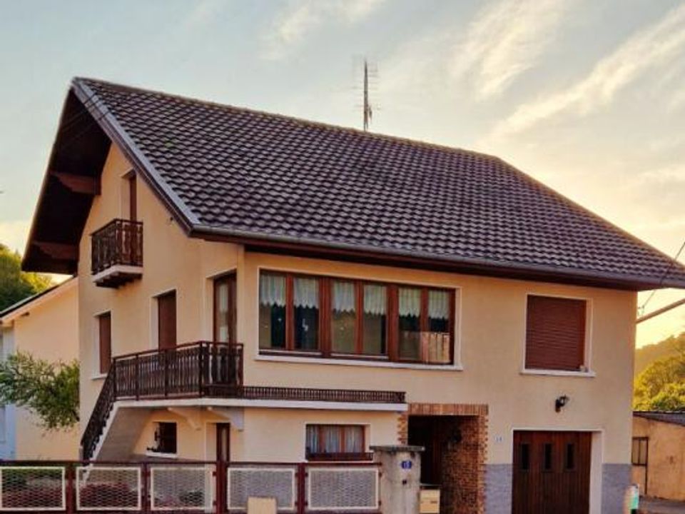 Villa i Pont-de-Roide-Vermondans, Doubs - foto 1