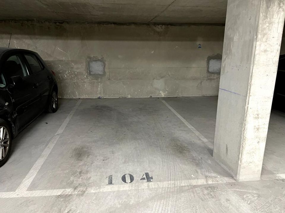 Parkeringsplads i Pontoise, Val-d'Oise - foto 2