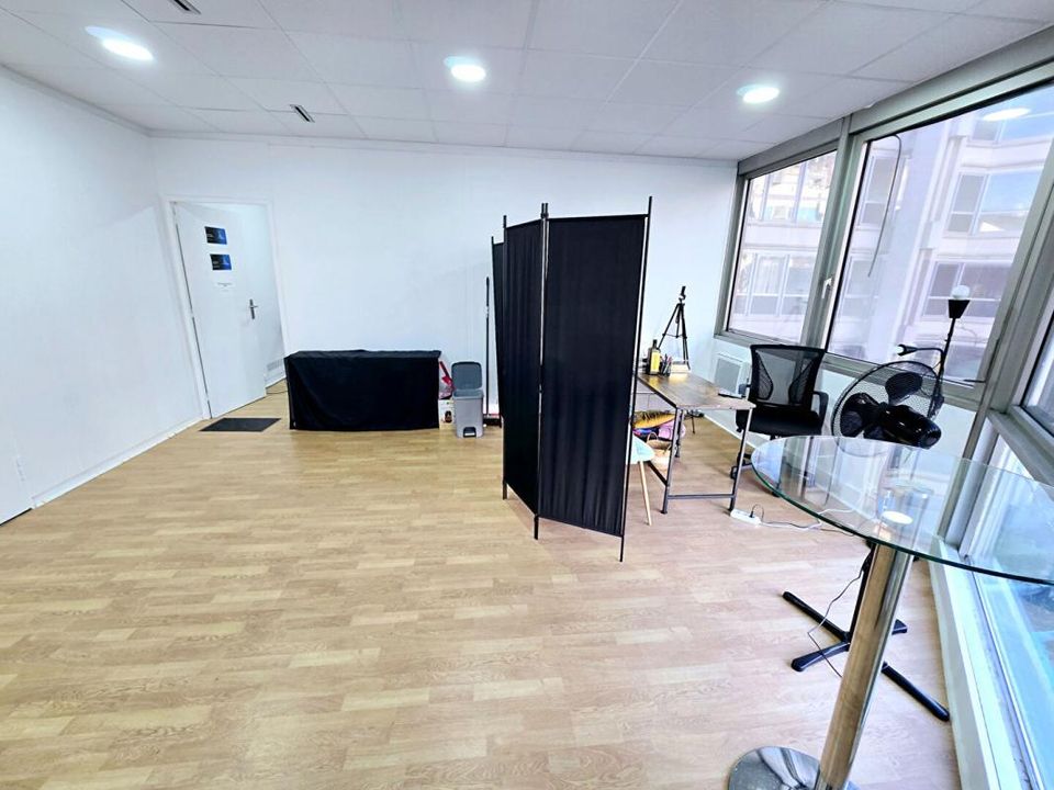 Erhvervsejendom i Noisy-le-Grand, Seine-Saint-Denis - foto 2