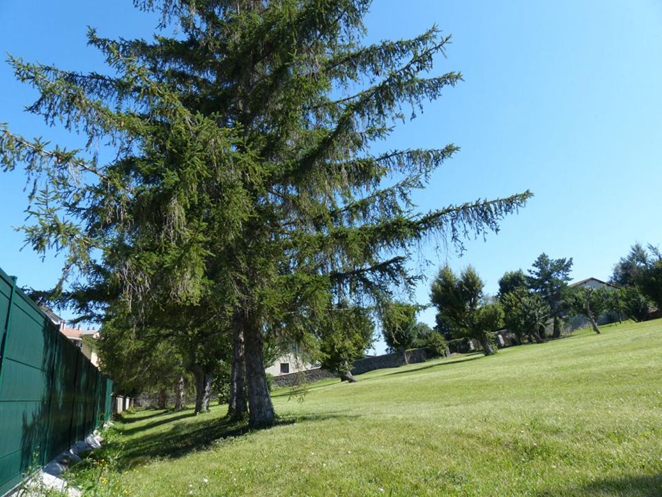 Helårsgrund i Le Puy-en-Velay, Haute-Loire - foto 1