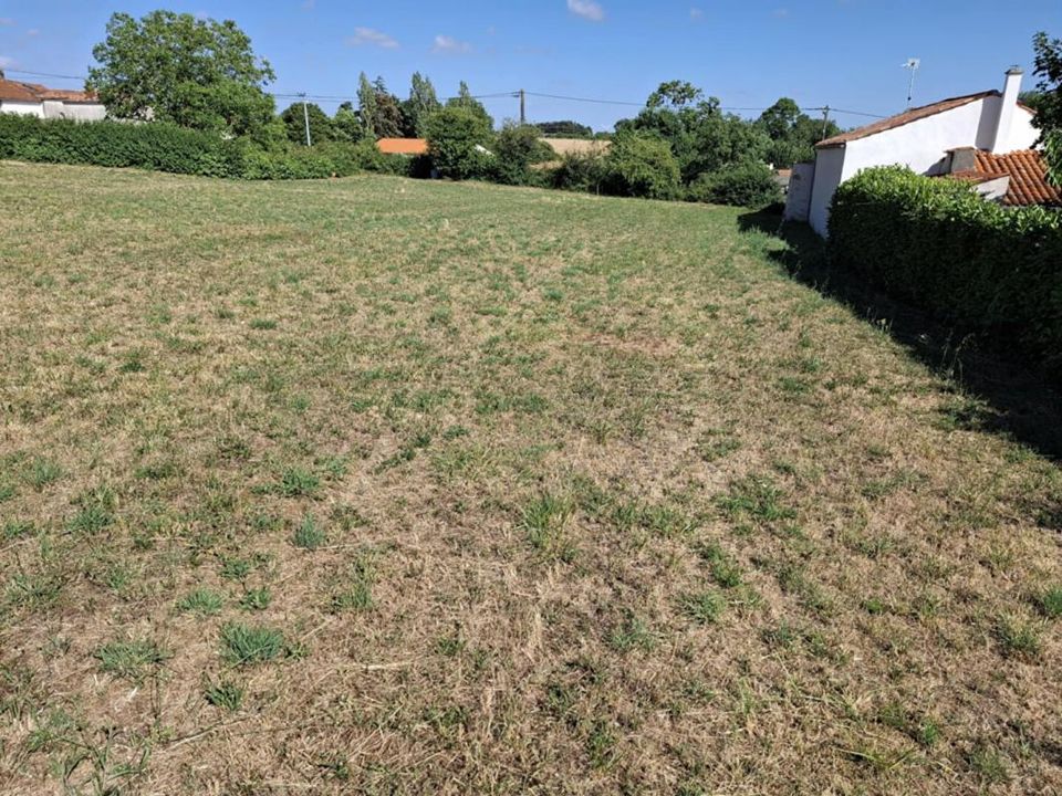 Helårsgrund i Saint-Michel-le-Cloucq, Vendee - foto 1
