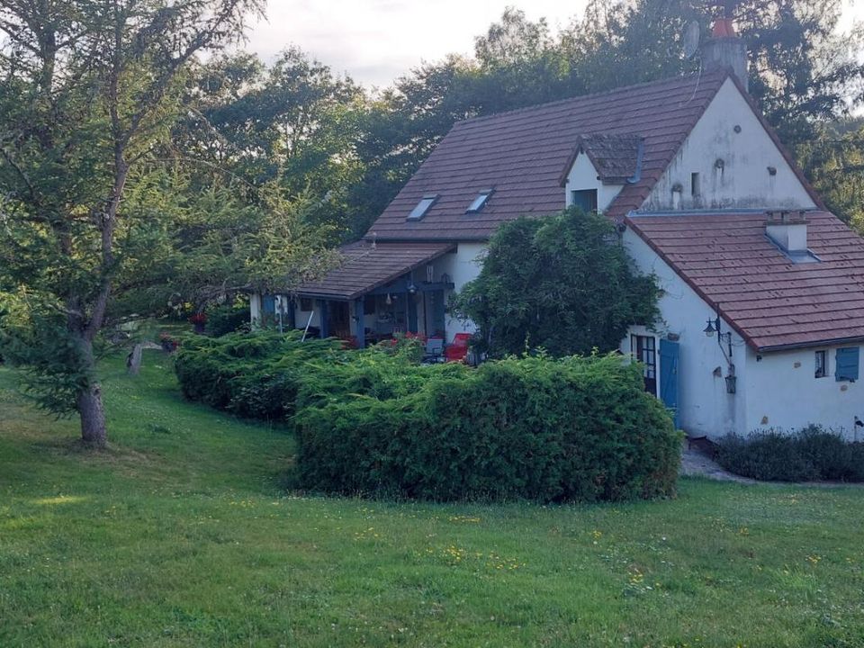 Villa i Villeneuve-en-Montagne, Saone-et-Loire - foto 1