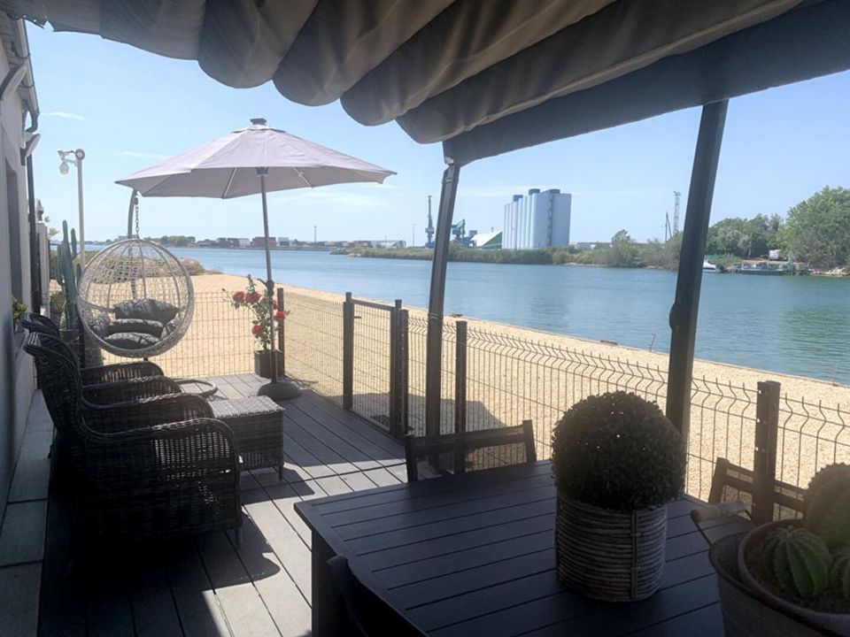 Villa i Port-Saint-Louis-du-Rhône, Bouches-du-Rhone - foto 1