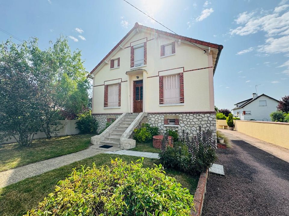 Villa i Cosne-Cours-Sur-Loire, Nievre - foto 1