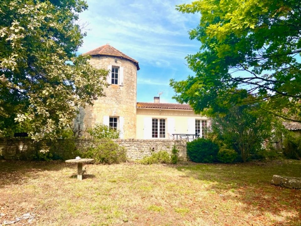 Erhvervsejendom i Saint-Estephe, Gironde - foto 1