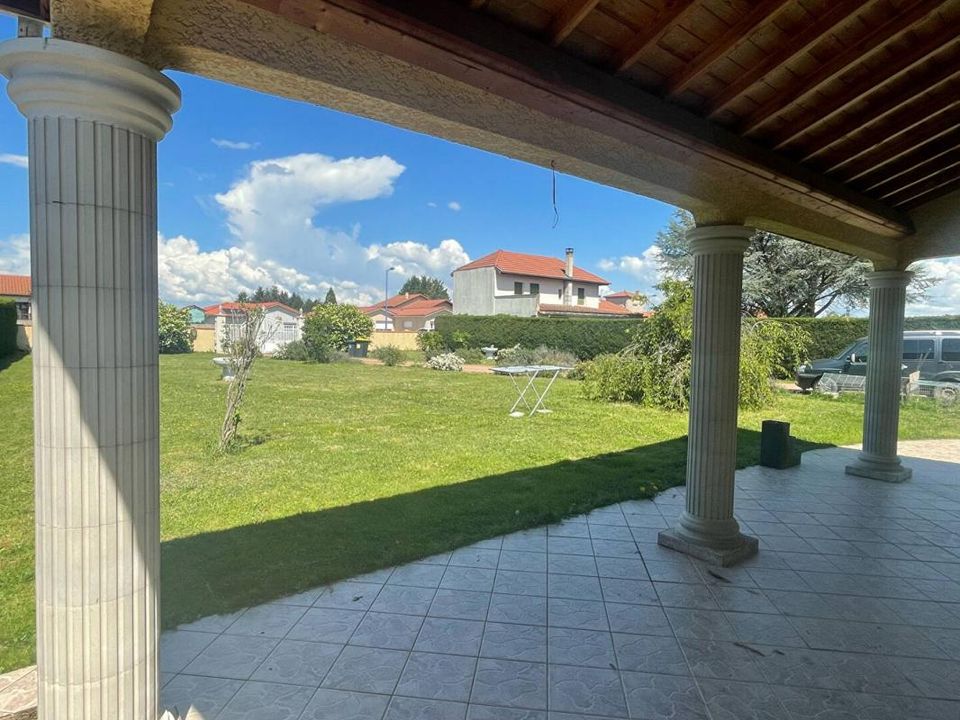 Villa i Sainte-Agathe-la-Bouteresse, Loire - foto 1