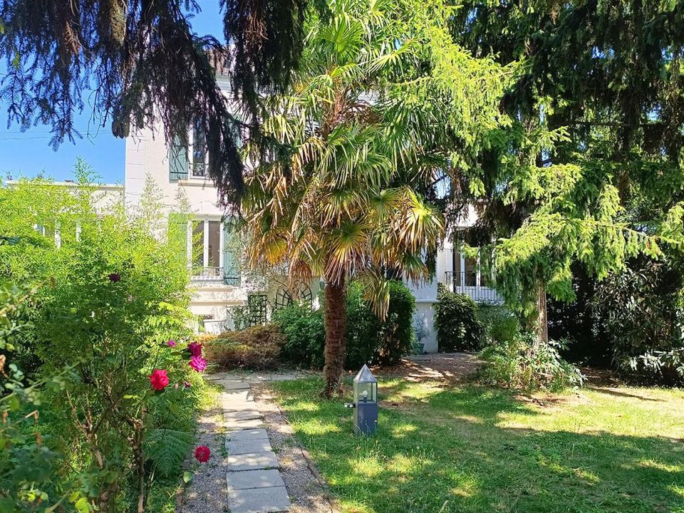 Villa i Neuilly-Plaisance, Seine-Saint-Denis - foto 1