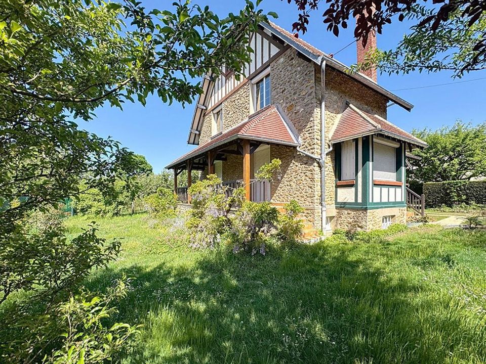 Villa in Boussy-Saint-Antoine, Essonne - foto 1