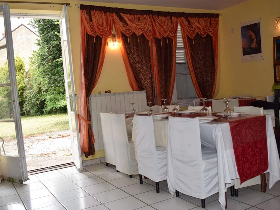 Erhvervsejendom i Vichy, Allier - foto 4