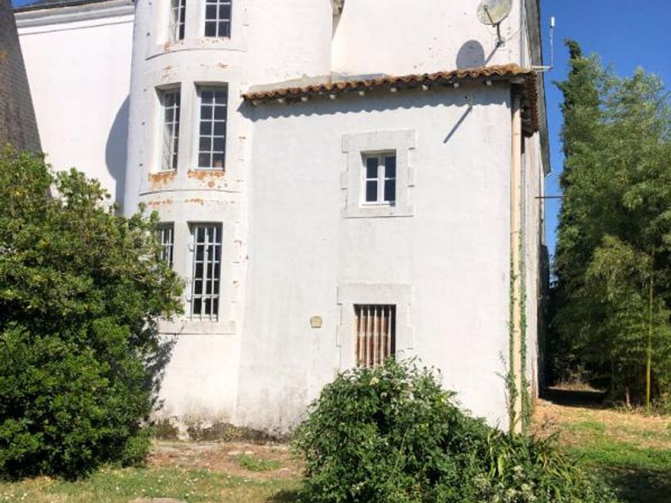 Erhvervsejendom i Les Gours, Charente - foto 1