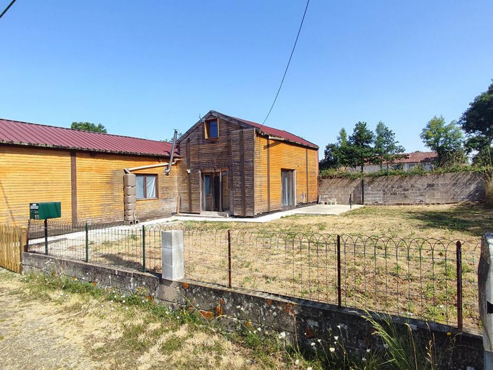 Villa in Oradour-Fanais, Charente - foto 1