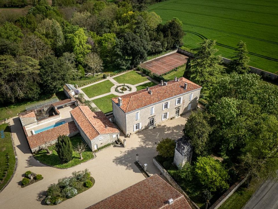 Villa i Fontenay-le-Comte, Vendee - foto 1