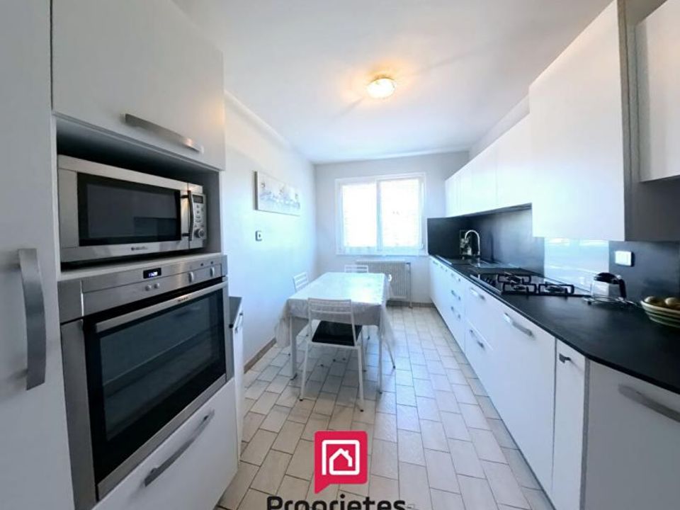 Villa in Meyzieu, Rhone - foto 2
