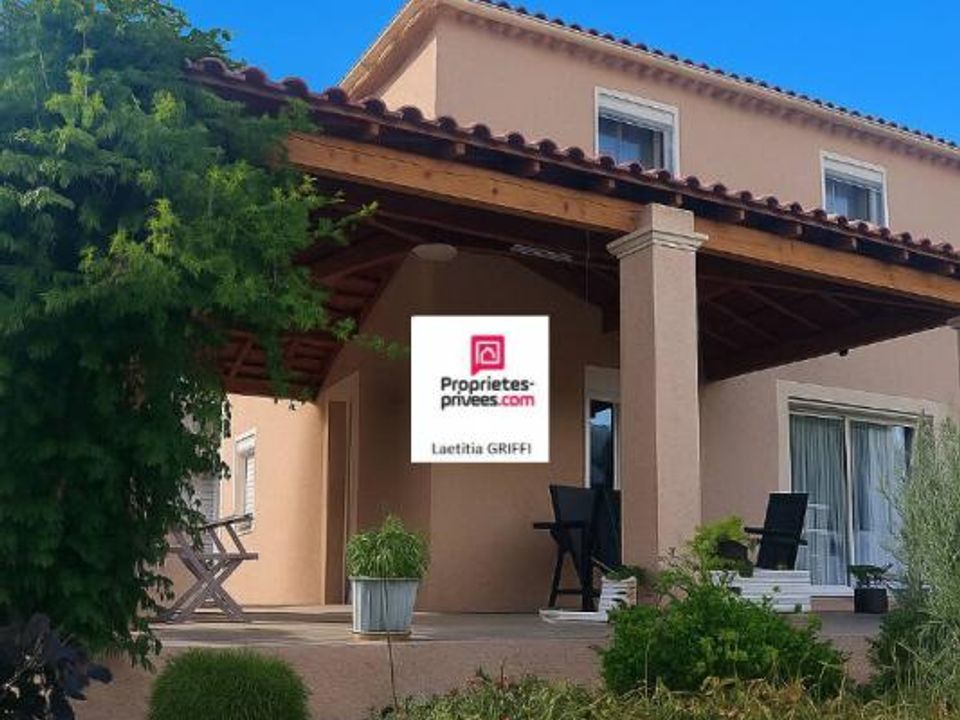 Villa i Digne-les-Bains, Alpes-de-Haute-Provence - bilde 1