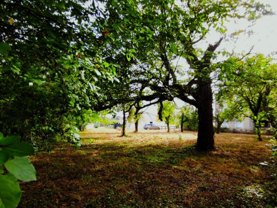 Grond in Saint-Julien-l'Ars, Vienne - foto 1