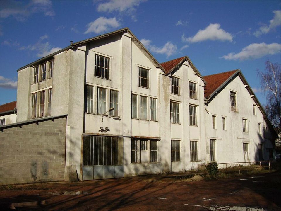 Parkeringsplass i Fourchambault, Nievre - bilde 1