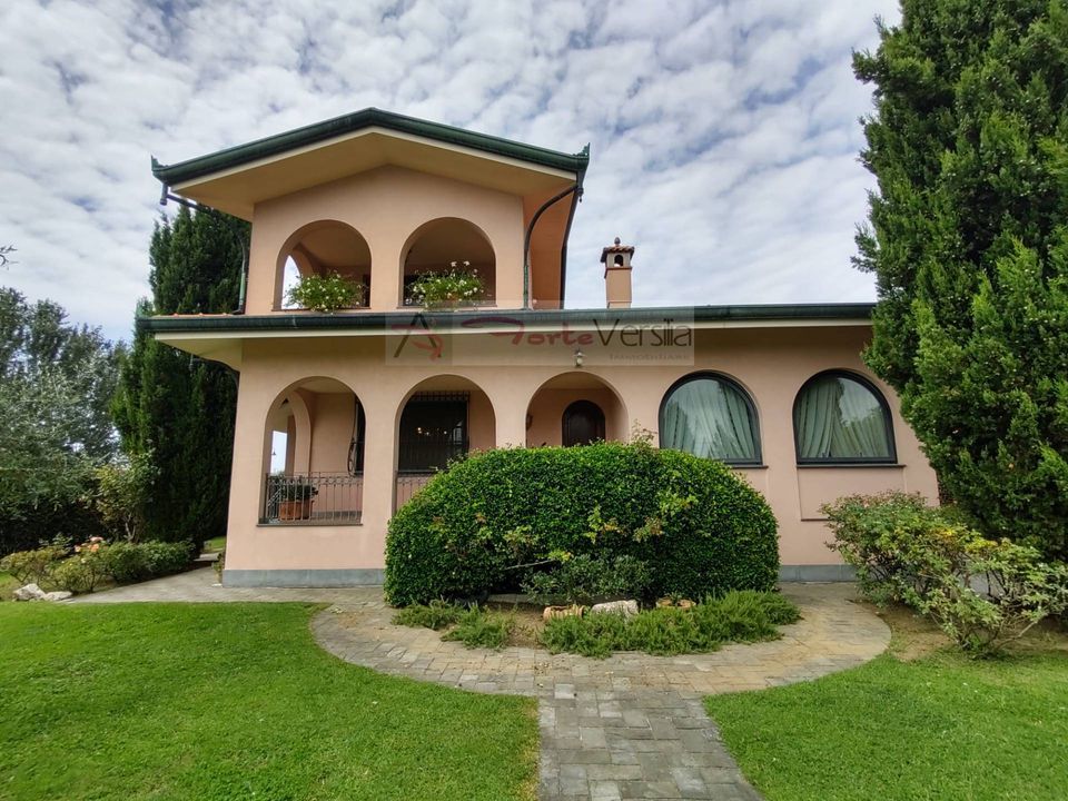 Villa i Montignoso, Massa and Carrara - foto 1